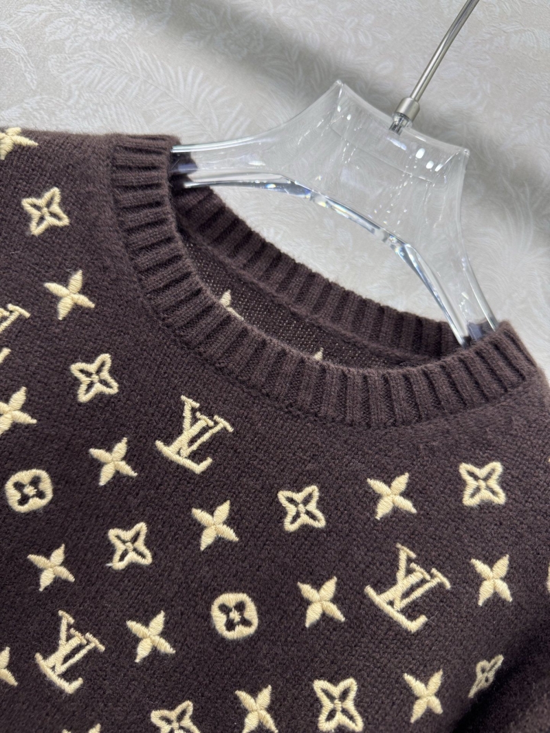 l0vis Vvtt0n sweaters